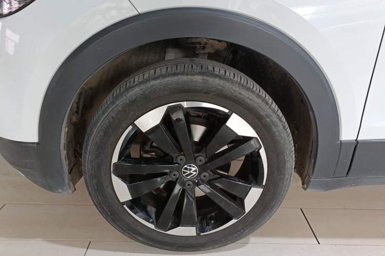 Used Volkswagen Tacqua 2023 200TSI DSG Joy-Connect Edition Left Front Wheel Hub