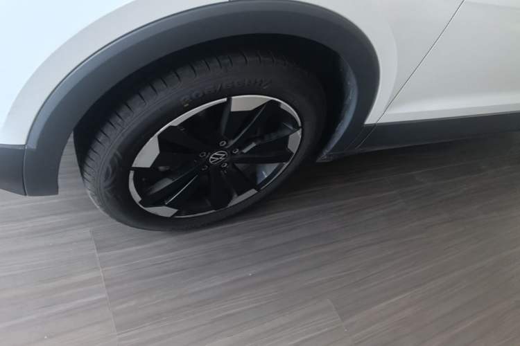 Used Volkswagen Tacqua 2023 200TSI DSG Joy-Connect Edition Left Front Wheel Hub