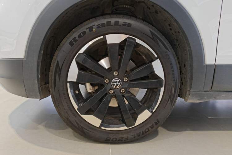 Used Volkswagen Tacqua 2023 200TSI DSG Joy-Connect Edition Left Front Wheel Hub