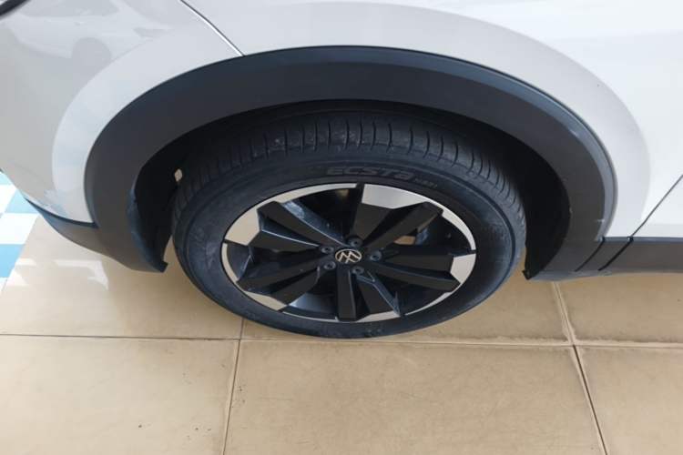 Used Volkswagen Tacqua 2023 200TSI DSG Joy-Connect Edition Left Front Wheel Hub