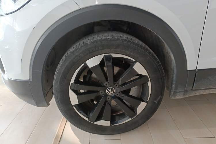 Used Volkswagen Tacqua 2023 200TSI DSG Joy-Connect Edition Left Front Wheel Hub
