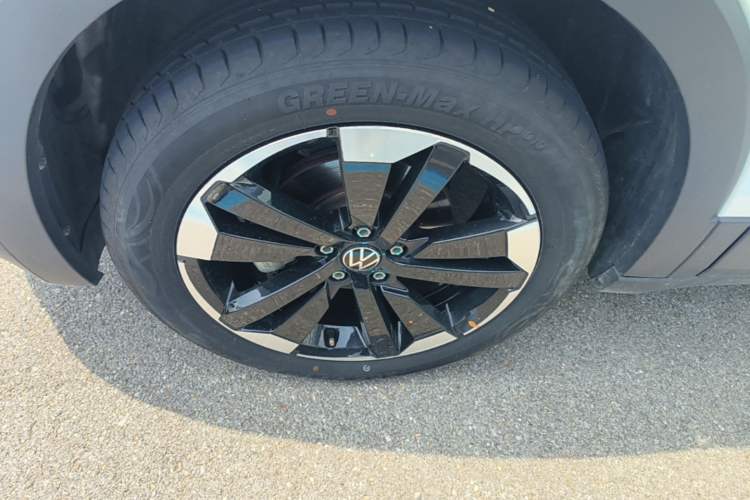 Used Volkswagen Tacqua 2023 200TSI DSG Joy-Connect Edition Left Front Wheel Hub