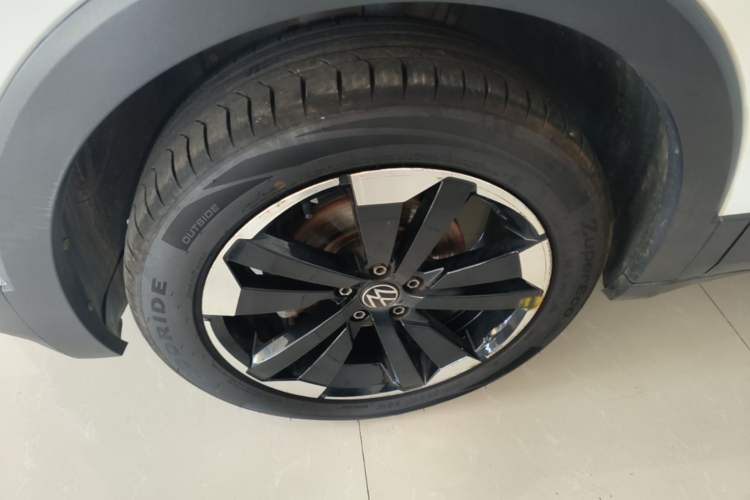 Used Volkswagen Tacqua 2023 200TSI DSG Joy-Connect Edition Left Front Wheel Hub
