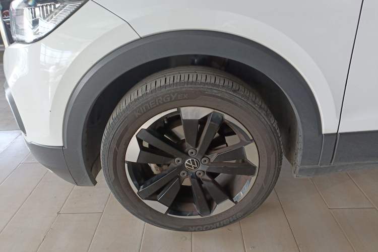 Used Volkswagen Tacqua 2023 200TSI DSG Joy-Connect Edition Left Front Wheel Hub