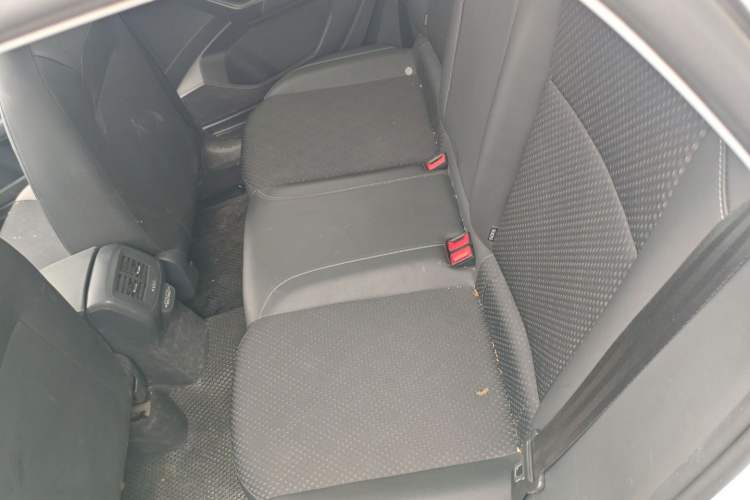 Used Volkswagen Tacqua 2023 200TSI DSG Joy-Connect Edition Left Rear Seat