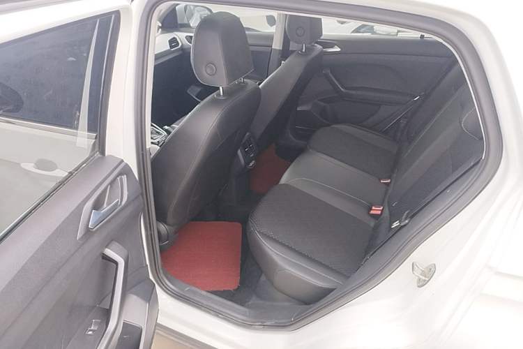 Used Volkswagen Tacqua 2023 200TSI DSG Joy-Connect Edition Left Rear Seat