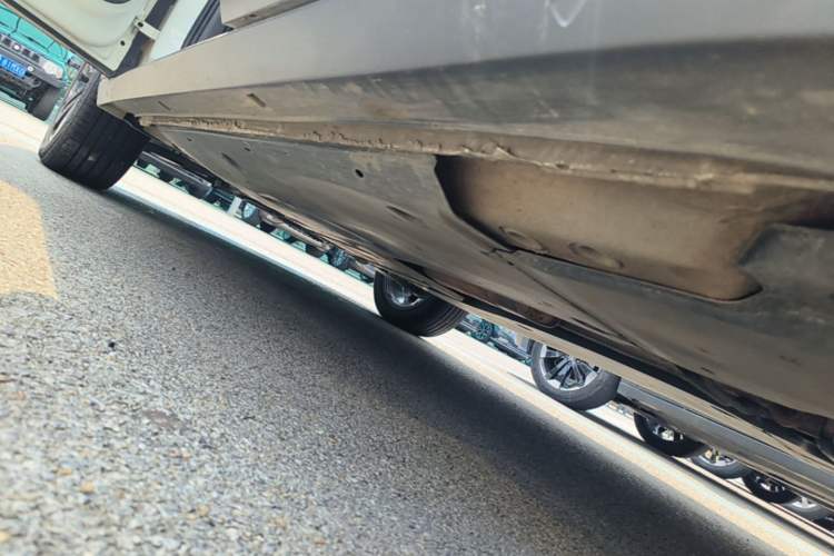 Used Volkswagen Tacqua 2023 200TSI DSG Joy-Connect Edition Left Side Sill