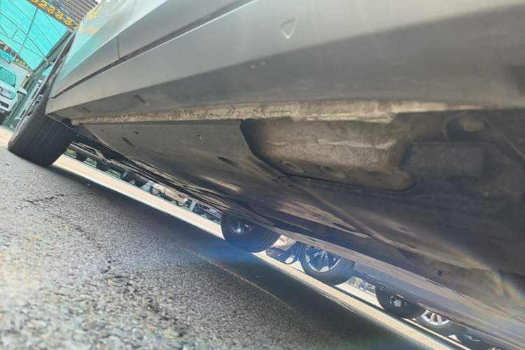Used Volkswagen Tacqua 2023 200TSI DSG Joy-Connect Edition Left Side Sill