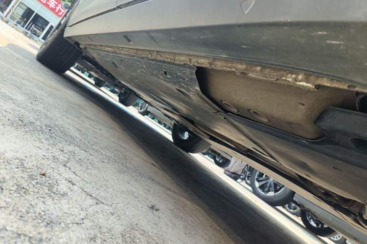 Used Volkswagen Tacqua 2023 200TSI DSG Joy-Connect Edition Left Side Sill