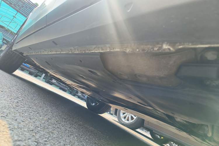 Used Volkswagen Tacqua 2023 200TSI DSG Joy-Connect Edition Left Side Sill