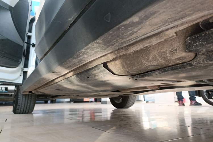 Used Volkswagen Tacqua 2023 200TSI DSG Joy-Connect Edition Left Side Sill