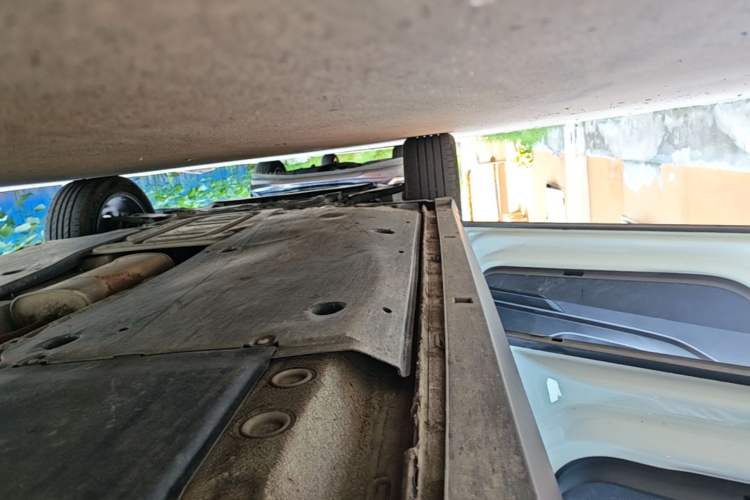 Used Volkswagen Tacqua 2023 200TSI DSG Joy-Connect Edition Left Side Sill