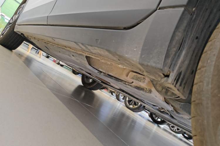 Used Volkswagen Tacqua 2023 200TSI DSG Joy-Connect Edition Left Side Sill