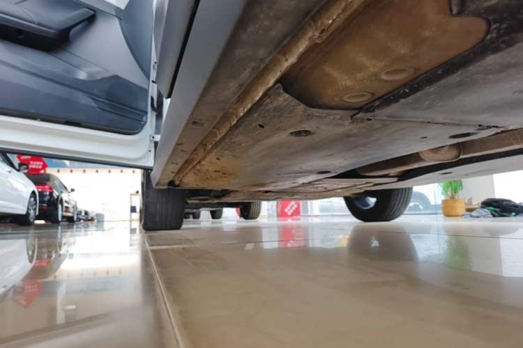 Used Volkswagen Tacqua 2023 200TSI DSG Joy-Connect Edition Left Side Sill