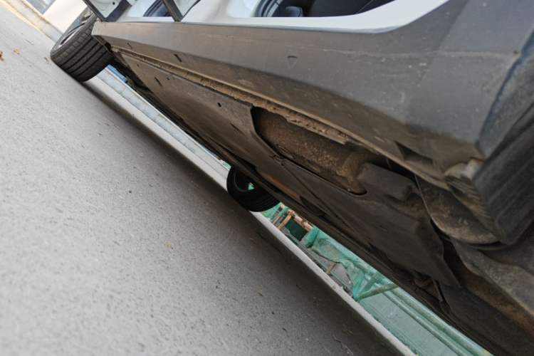 Used Volkswagen Tacqua 2023 200TSI DSG Joy-Connect Edition Left Side Sill