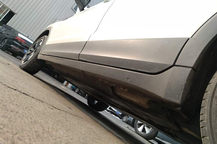 Used Volkswagen Tacqua 2023 200TSI DSG Joy-Connect Edition Left Side Sill