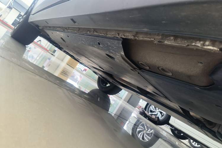 Used Volkswagen Tacqua 2023 200TSI DSG Joy-Connect Edition Left Side Sill