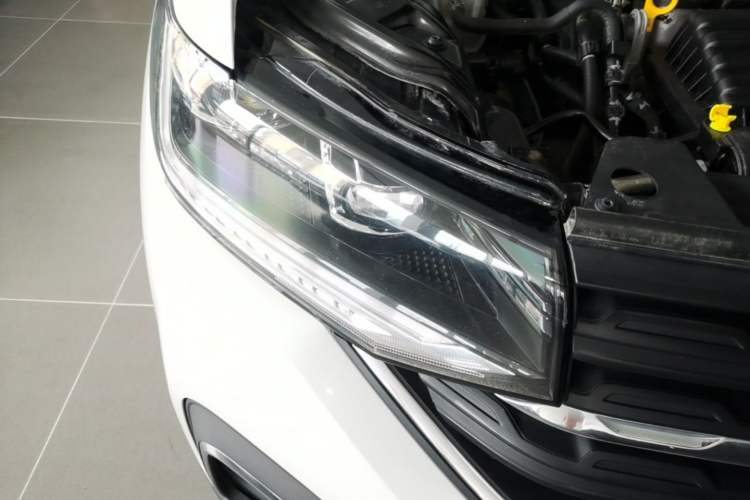 Used Volkswagen Tacqua 2023 200TSI DSG Joy-Connect Edition Right Front Headlight