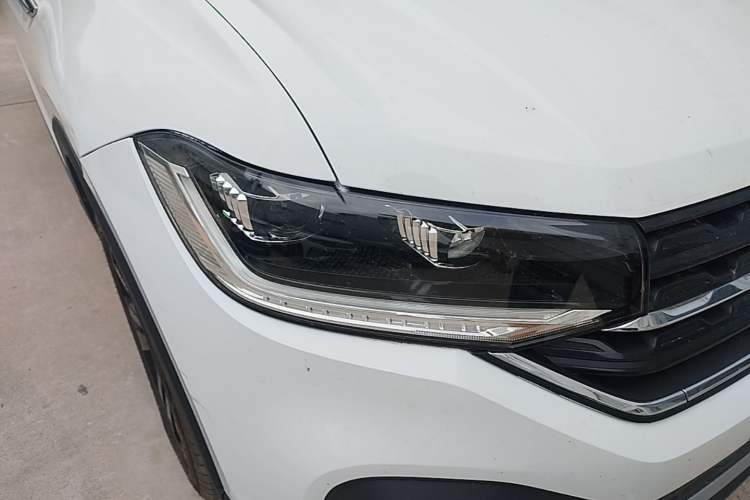 Used Volkswagen Tacqua 2023 200TSI DSG Joy-Connect Edition Right Front Headlight