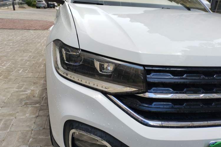 Used Volkswagen Tacqua 2023 200TSI DSG Joy-Connect Edition Right Front Headlight