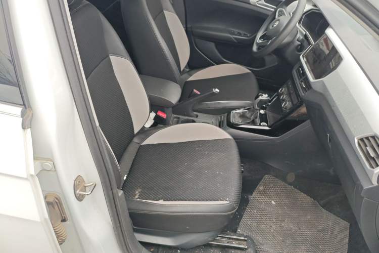 Used Volkswagen Tacqua 2023 200TSI DSG Joy-Connect Edition Right Front Seat