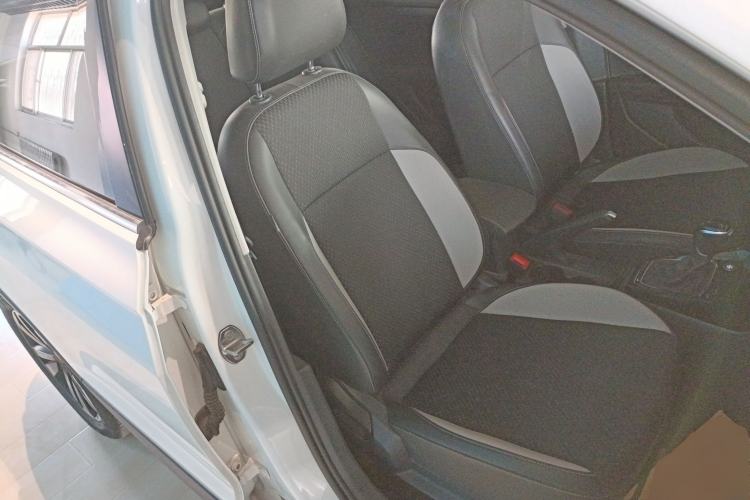 Used Volkswagen Tacqua 2023 200TSI DSG Joy-Connect Edition Right Front Seat