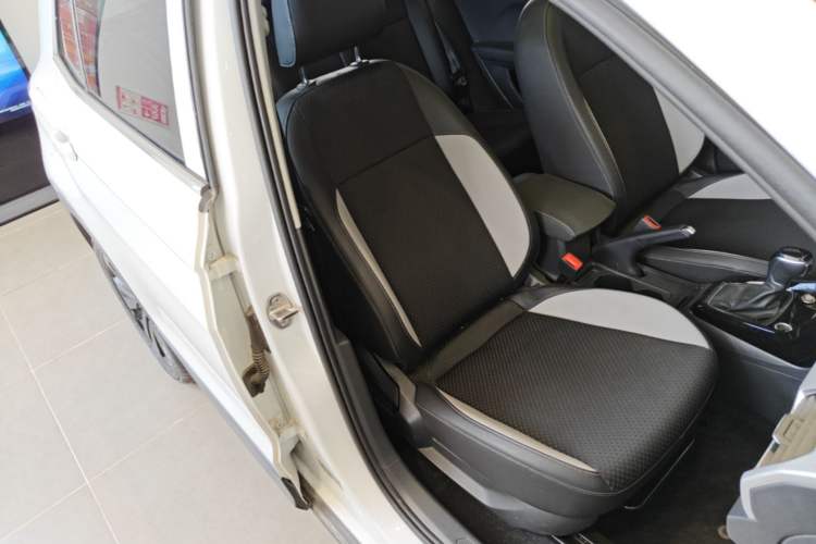 Used Volkswagen Tacqua 2023 200TSI DSG Joy-Connect Edition Right Front Seat