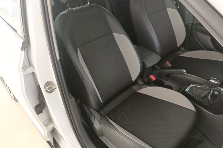 Used Volkswagen Tacqua 2023 200TSI DSG Joy-Connect Edition Right Front Seat