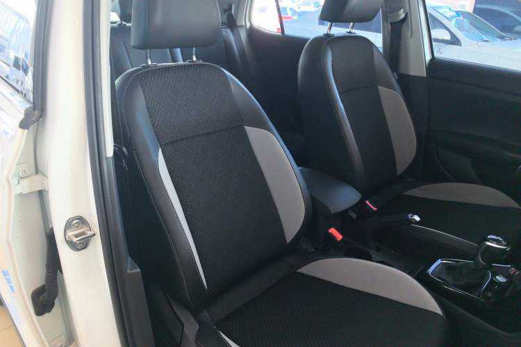 Used Volkswagen Tacqua 2023 200TSI DSG Joy-Connect Edition Right Front Seat