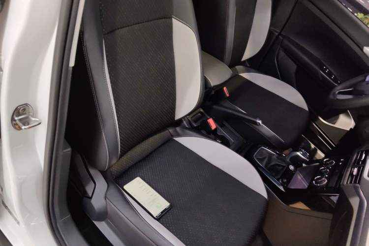 Used Volkswagen Tacqua 2023 200TSI DSG Joy-Connect Edition Right Front Seat