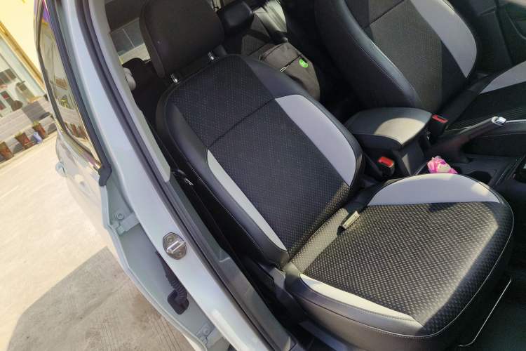 Used Volkswagen Tacqua 2023 200TSI DSG Joy-Connect Edition Right Front Seat