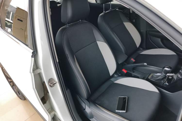 Used Volkswagen Tacqua 2023 200TSI DSG Joy-Connect Edition Right Front Seat