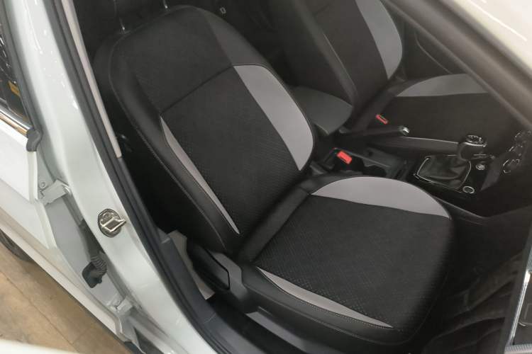Used Volkswagen Tacqua 2023 200TSI DSG Joy-Connect Edition Right Front Seat