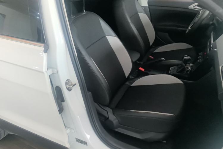 Used Volkswagen Tacqua 2023 200TSI DSG Joy-Connect Edition Right Front Seat