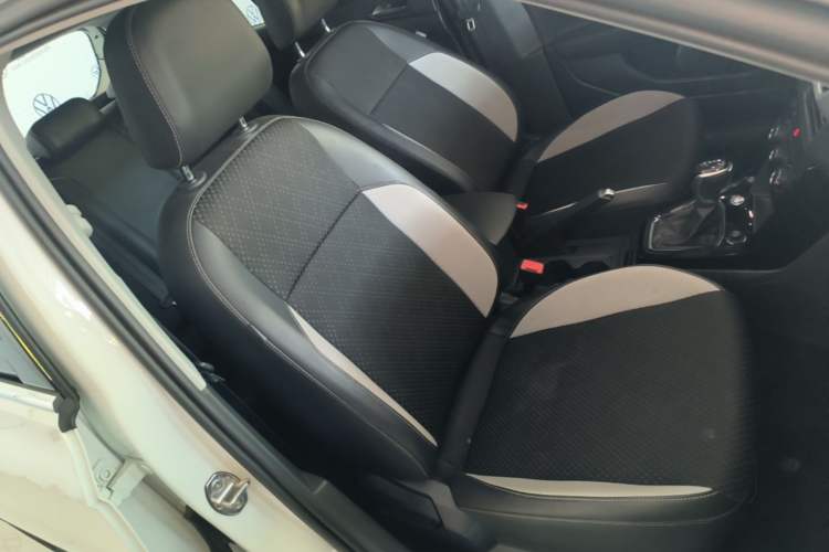 Used Volkswagen Tacqua 2023 200TSI DSG Joy-Connect Edition Right Front Seat
