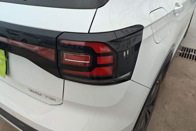 Used Volkswagen Tacqua 2023 200TSI DSG Joy-Connect Edition Right Rear Taillight
