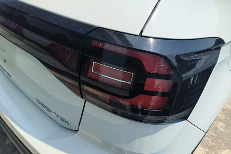 Used Volkswagen Tacqua 2023 200TSI DSG Joy-Connect Edition Right Rear Taillight