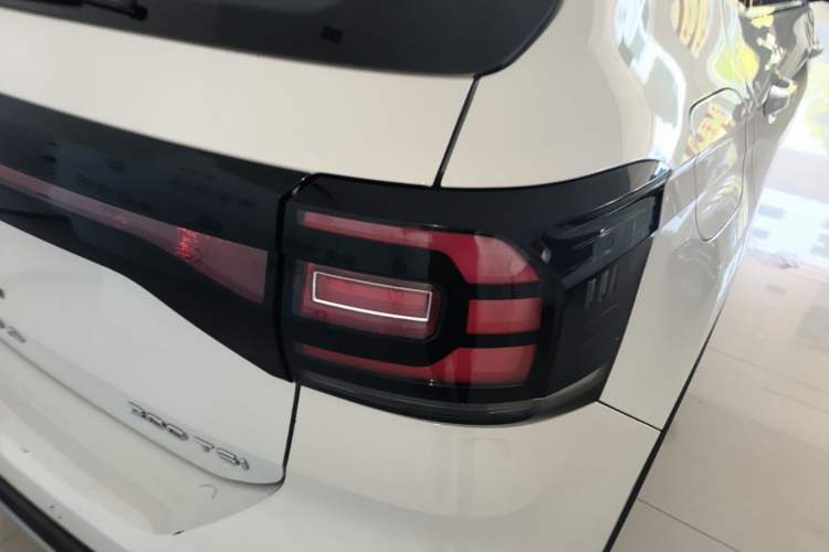 Used Volkswagen Tacqua 2023 200TSI DSG Joy-Connect Edition Right Rear Taillight