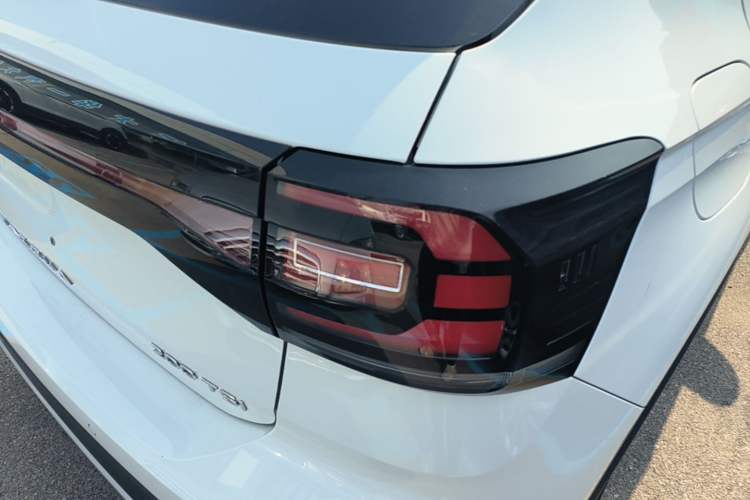 Used Volkswagen Tacqua 2023 200TSI DSG Joy-Connect Edition Right Rear Taillight