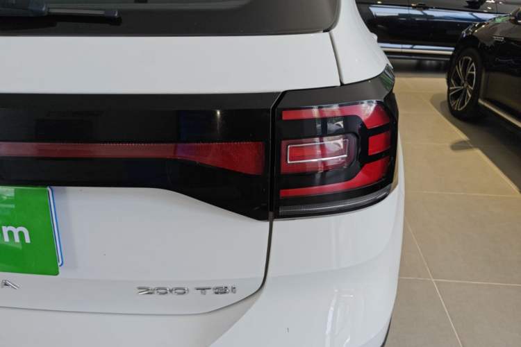 Used Volkswagen Tacqua 2023 200TSI DSG Joy-Connect Edition Right Rear Taillight