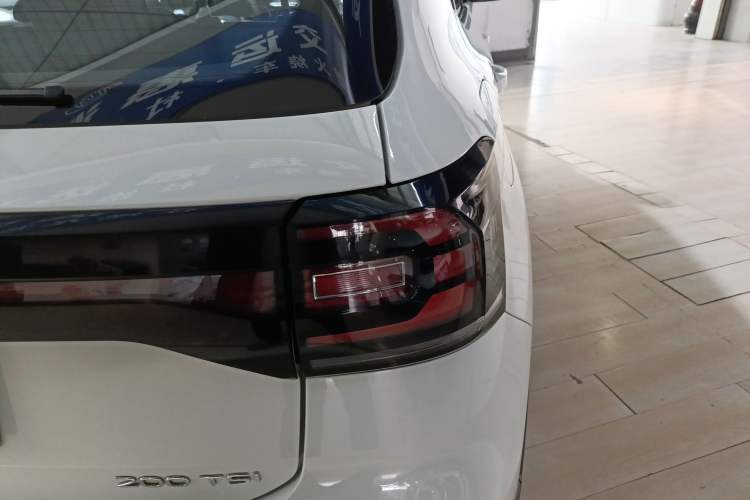 Used Volkswagen Tacqua 2023 200TSI DSG Joy-Connect Edition Right Rear Taillight