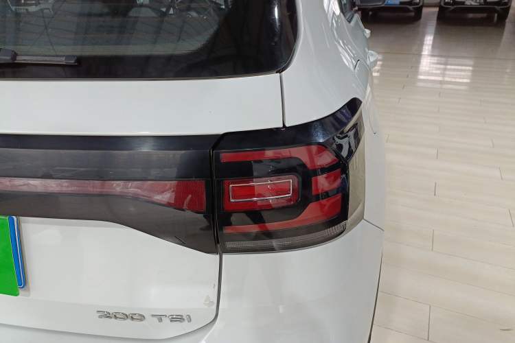 Used Volkswagen Tacqua 2023 200TSI DSG Joy-Connect Edition Right Rear Taillight