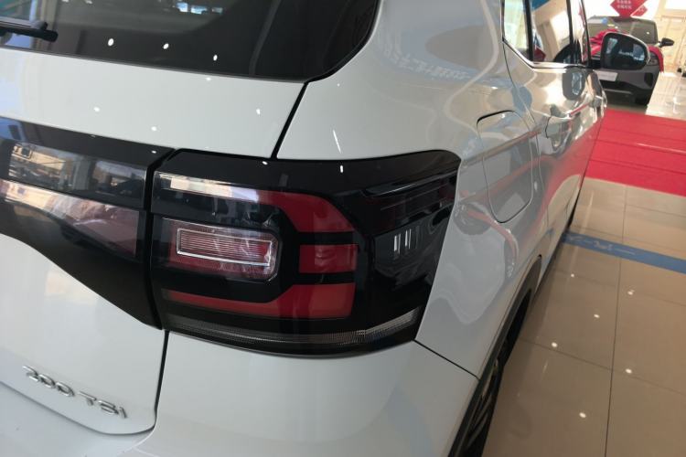 Used Volkswagen Tacqua 2023 200TSI DSG Joy-Connect Edition Right Rear Taillight