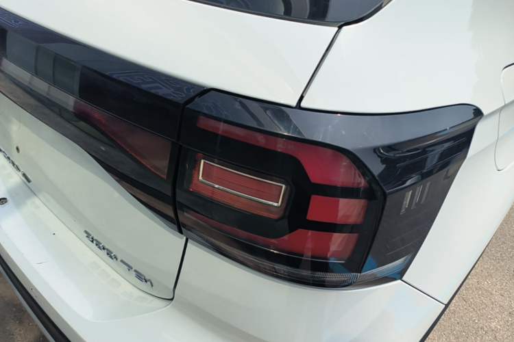 Used Volkswagen Tacqua 2023 200TSI DSG Joy-Connect Edition Right Rear Taillight