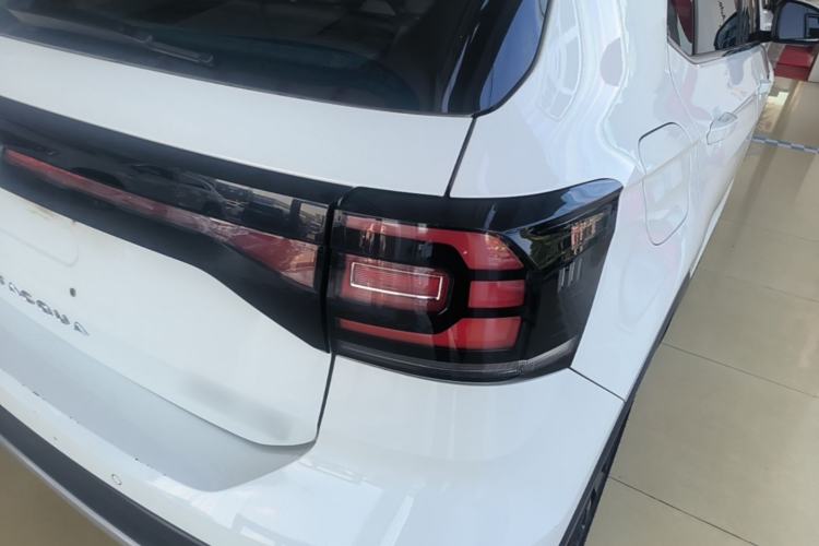 Used Volkswagen Tacqua 2023 200TSI DSG Joy-Connect Edition Right Rear Taillight