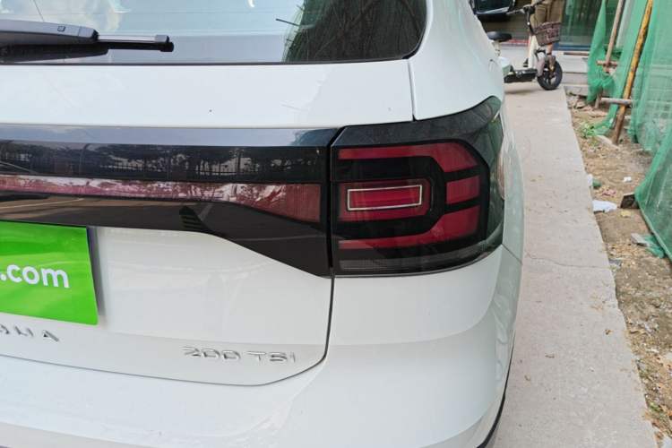 Used Volkswagen Tacqua 2023 200TSI DSG Joy-Connect Edition Right Rear Taillight