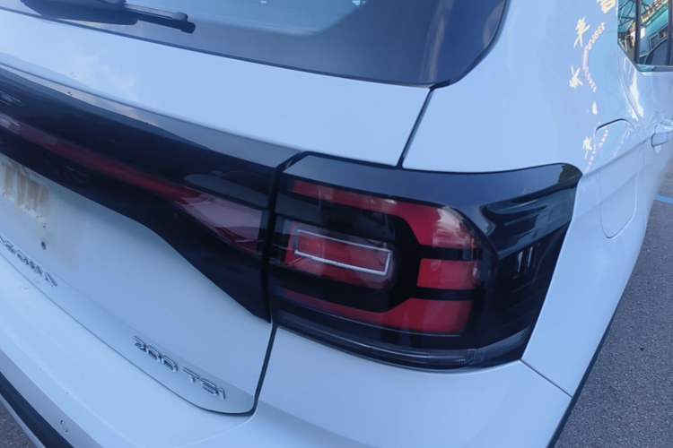 Used Volkswagen Tacqua 2023 200TSI DSG Joy-Connect Edition Right Rear Taillight