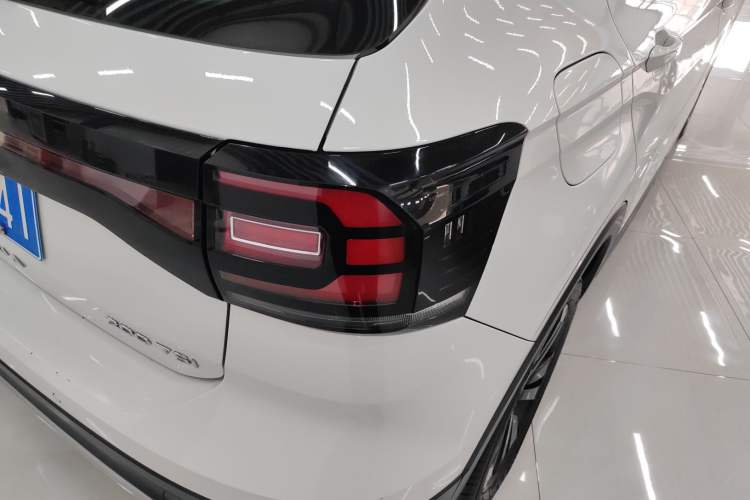 Used Volkswagen Tacqua 2023 200TSI DSG Joy-Connect Edition Right Rear Taillight