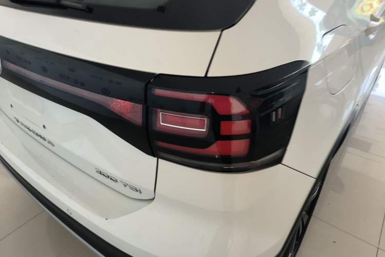 Used Volkswagen Tacqua 2023 200TSI DSG Joy-Connect Edition Right Rear Taillight