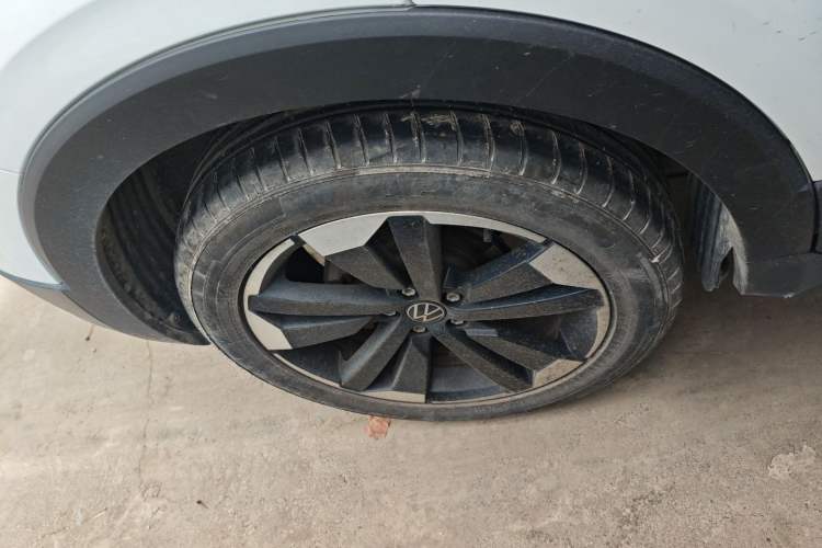 Used Volkswagen Tacqua 2023 200TSI DSG Joy-Connect Edition Right Rear Wheel Hub